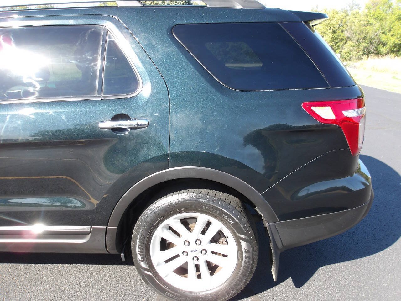 Used 2014 Ford Explorer XLT w/ Equipment Group 202A FWD image 39