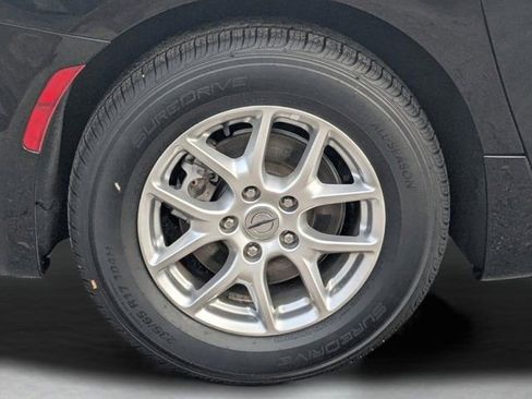 Used 2024 Chrysler Pacifica Touring-L FWD image 10