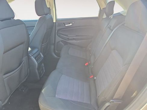 Used 2020 Ford Edge SE image 14