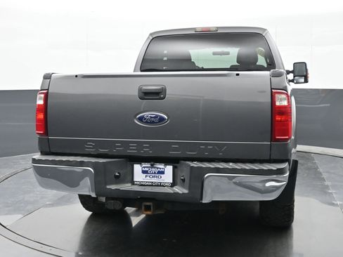 Used 2011 Ford F250 XLT w/ Chrome Pkg RWD image 3