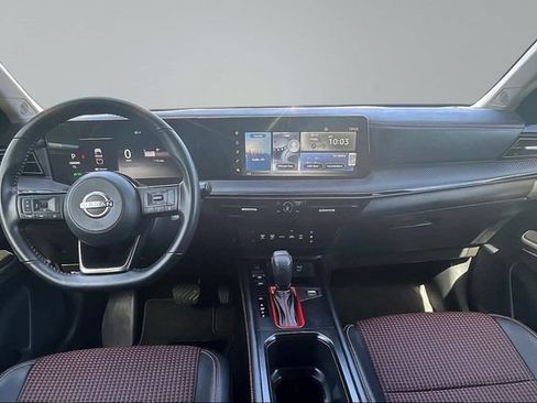 Used 2025 Nissan Kicks SR FWD image 7
