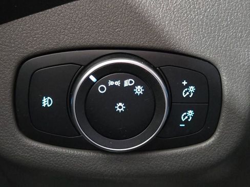 Used 2019 Ford Transit Connect XLT image 25