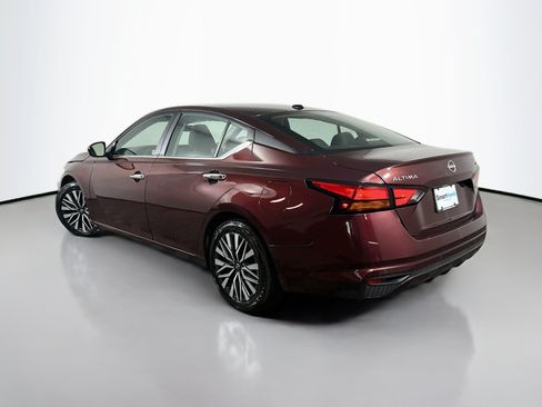 Used 2024 Nissan Altima 2.5 SV FWD image 5