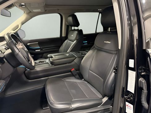 Used 2025 Ford Expedition Platinum AWD/4WD image 11