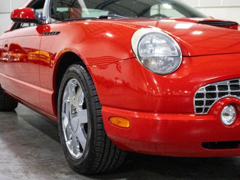 Used 2002 Ford Thunderbird Deluxe image 33