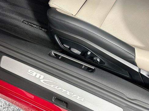 Used 2025 Porsche 911 Carrera RWD image 33