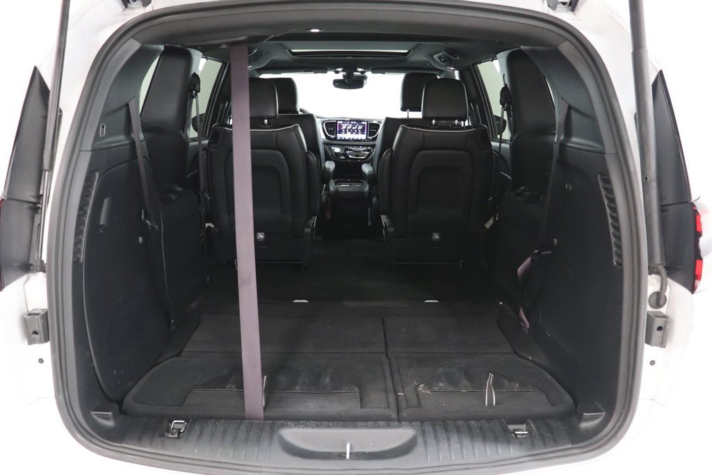 Used 2025 Chrysler Pacifica Limited FWD image 34