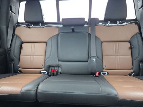 Used 2024 Chevrolet Silverado 1500 High Country w/ Z71 Off-Road Package image 20