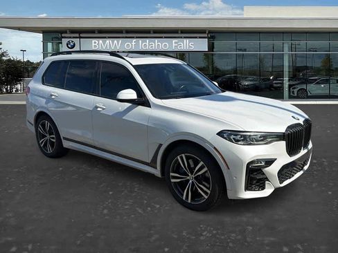 Used 2021 BMW X7 xDrive40i w/ M Sport Package AWD/4WD image 1