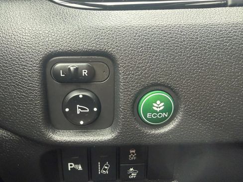 Used 2017 Honda Pilot Elite image 16