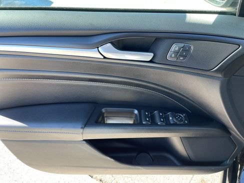 Used 2020 Ford Fusion Titanium image 12