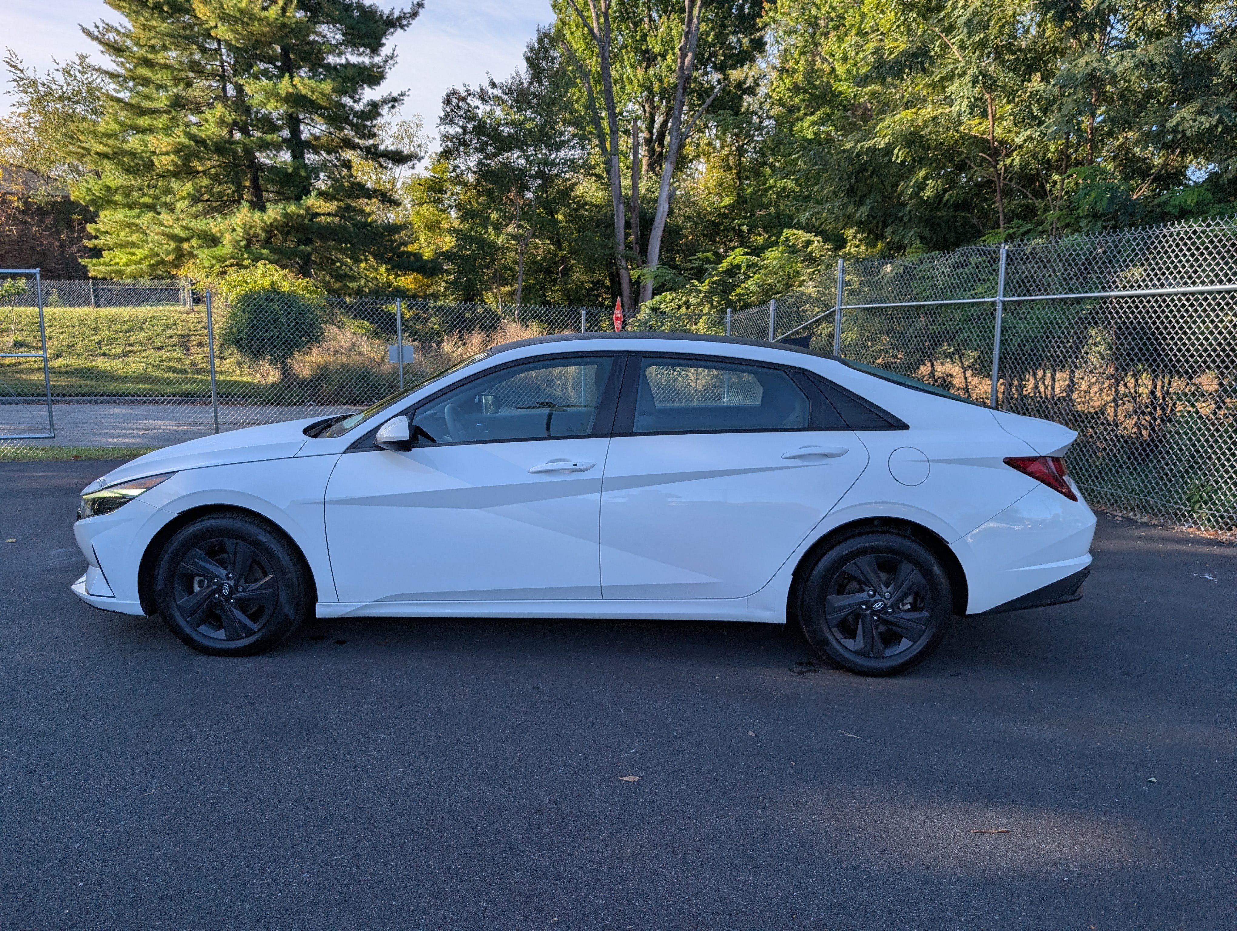 Used 2023 Hyundai Elantra SEL FWD image 6