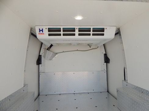 Used 2021 Nissan NV200 S FWD image 15