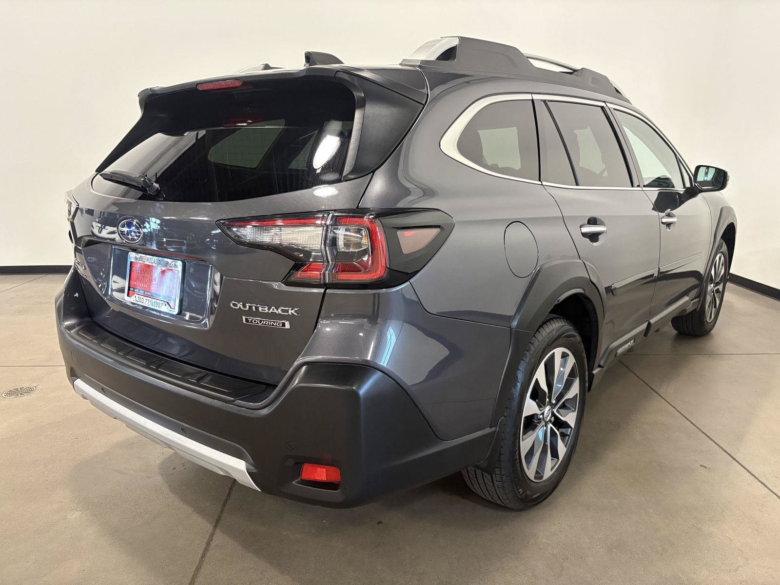 Used 2023 Subaru Outback Touring AWD/4WD image 3