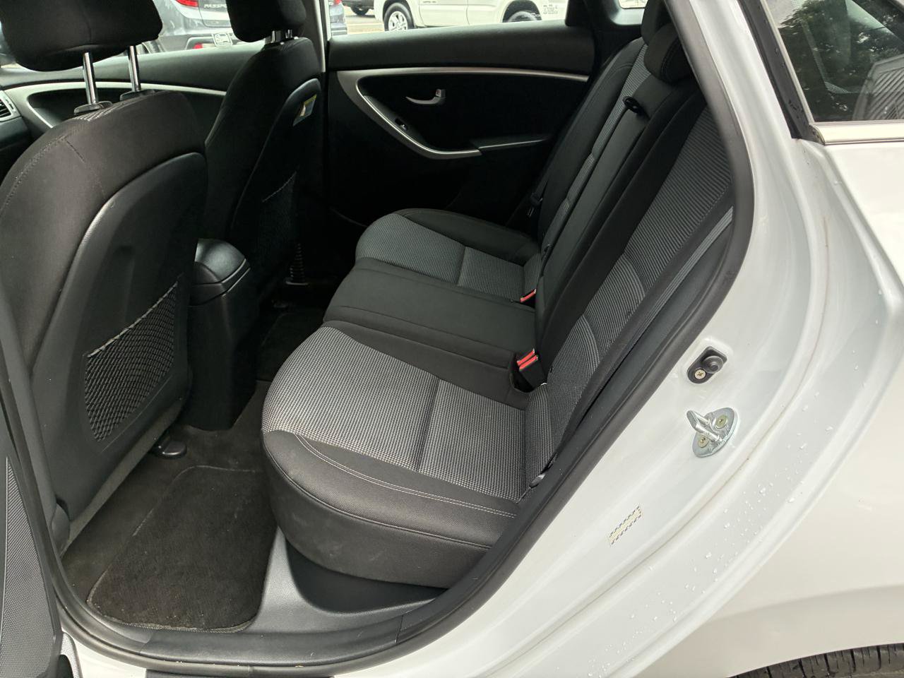 Used 2017 Hyundai Elantra GT FWD image 20