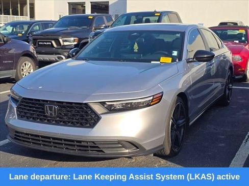 Used 2025 Honda Accord Sport image 10