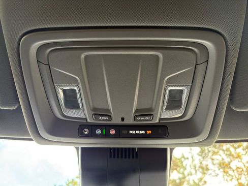 Used 2025 Chevrolet Silverado 1500 Custom image 29