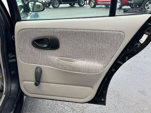 Used 2002 Saturn S-Series SL2 FWD image 17