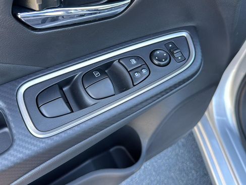 New 2025 Nissan Versa SR w/ Trunk Package image 26