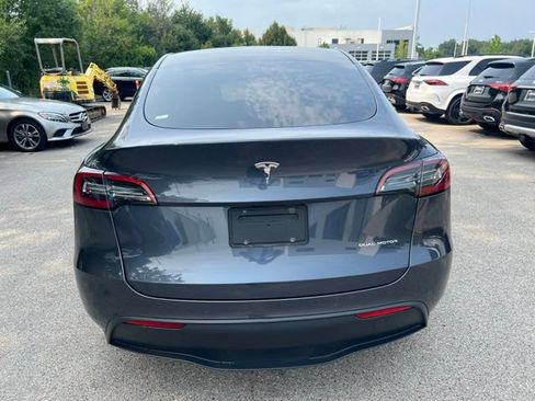Used 2022 Tesla Model Y Long Range AWD/4WD image 5