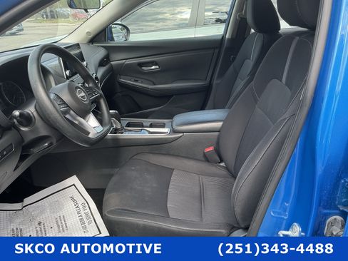 Used 2024 Nissan Sentra SV FWD image 11