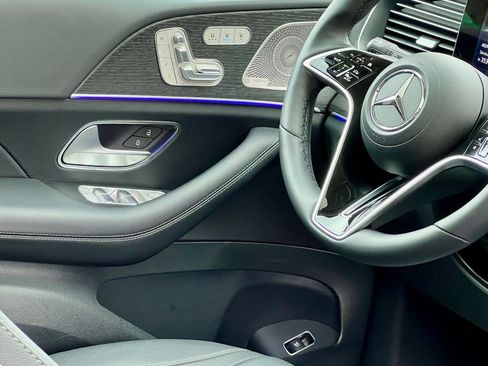 Certified 2026 Mercedes-Benz GLS 450 4MATIC image 18