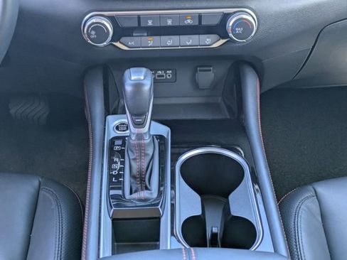 Used 2025 Nissan Altima 2.5 SR image 19