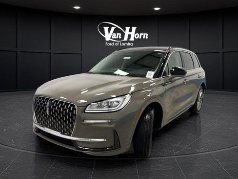 Used 2025 Lincoln Corsair Grand Touring AWD/4WD image 7
