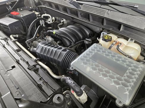 Used 2020 GMC Sierra 1500 AT4 w/ Off-Road Performance Package image 23