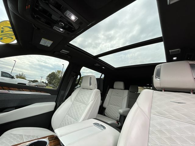 Used 2025 Cadillac Escalade Sport Platinum w/ LPO, Floor Liner Package AWD/4WD image 47