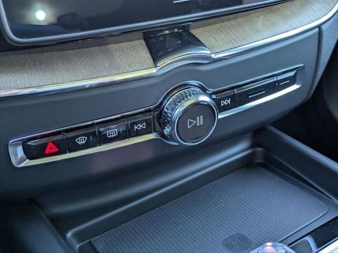 New 2026 Volvo XC60 B5 Plus w/ Climate Package PRO image 11