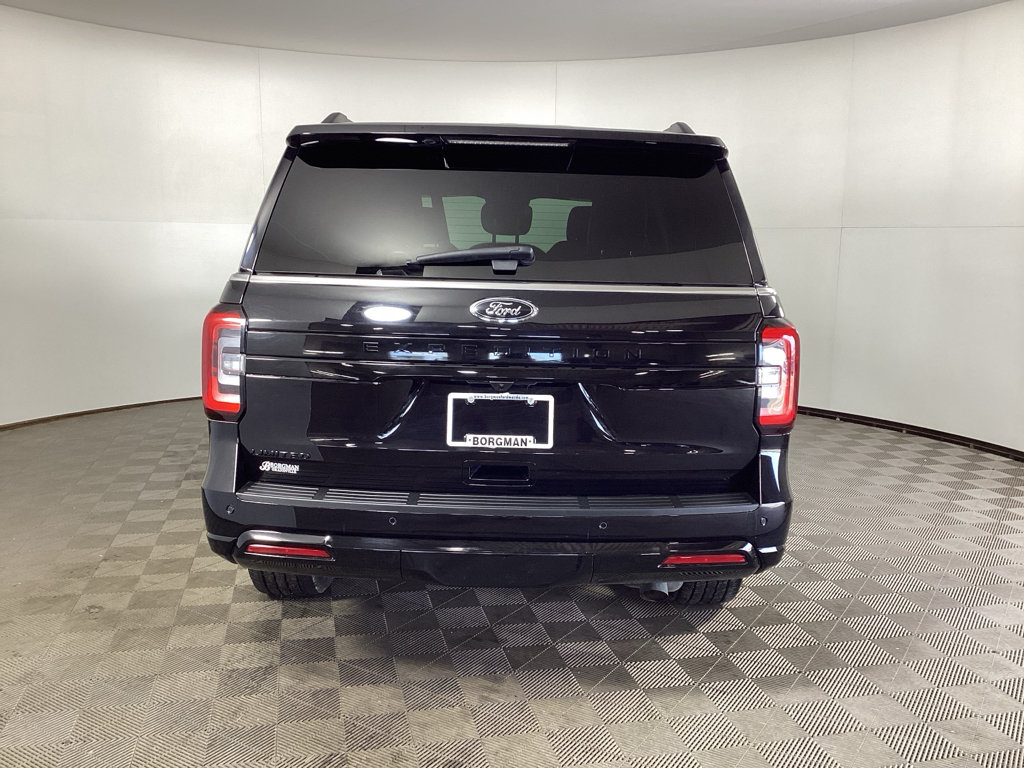 Used 2024 Ford Expedition Limited AWD/4WD image 3