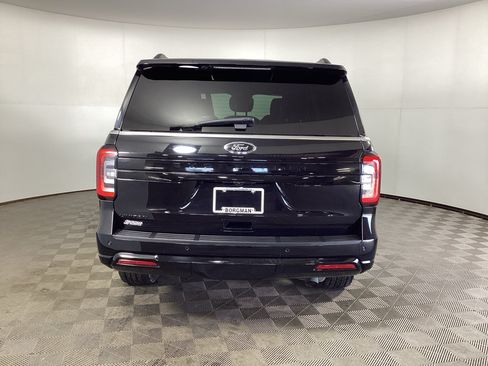 Used 2024 Ford Expedition Limited AWD/4WD image 3