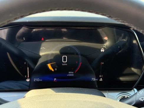 Used 2025 Chevrolet Trax LT w/ Driver Confidence Package image 21