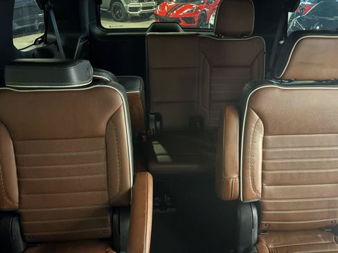 Used 2023 GMC Yukon Denali Ultimate AWD/4WD image 43