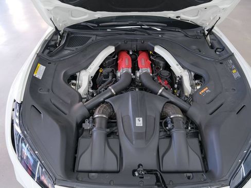 Used 2023 Ferrari Portofino M RWD image 13