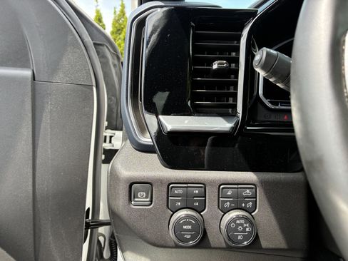 Used 2025 Chevrolet Silverado 1500 High Country w/ High Country Premium Package AWD/4WD image 29