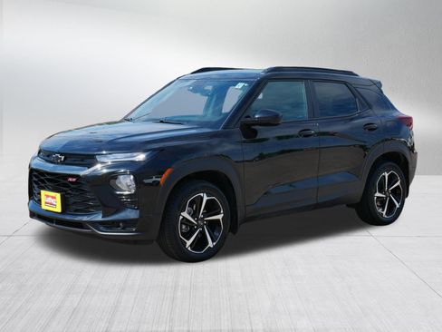Used 2022 Chevrolet TrailBlazer RS w/ Technology Package AWD/4WD image 3