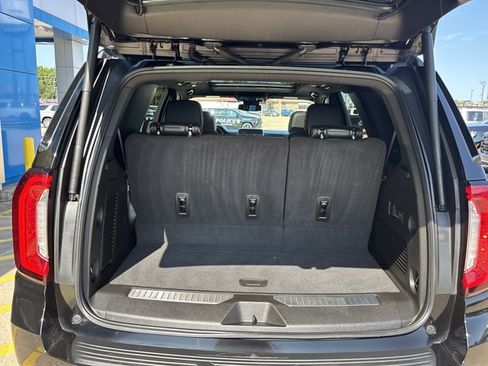 Used 2024 GMC Yukon AT4 w/ AT4 Premium Package AWD/4WD image 6