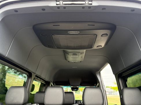 Used 2024 Mercedes-Benz Sprinter 2500 image 17