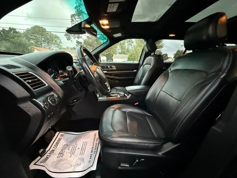 Used 2017 Ford Explorer Limited w/ Equipment Group 301A AWD/4WD image 6