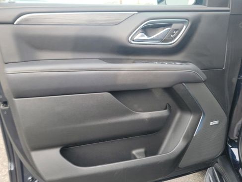 Used 2023 GMC Yukon XL SLT AWD/4WD image 12