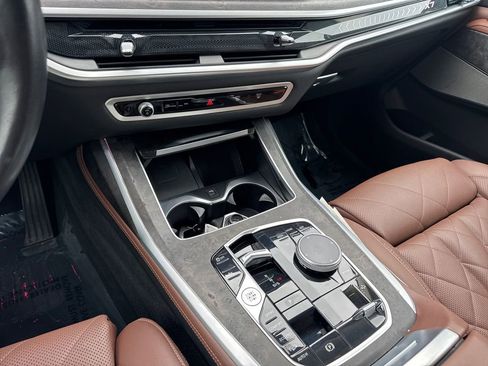 Used 2023 BMW X7 xDrive40i w/ Premium Package image 29