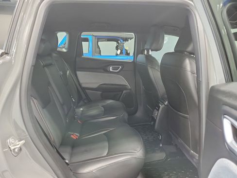 Certified 2023 Jeep Compass Latitude AWD/4WD image 16