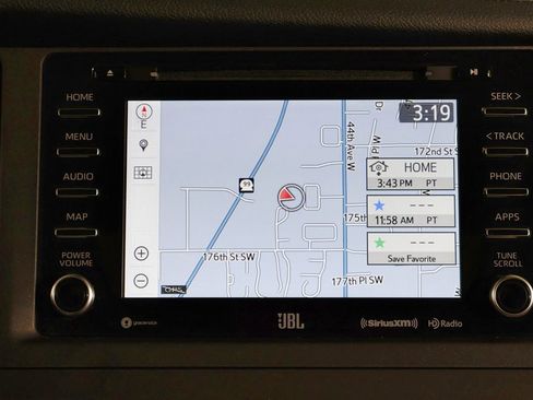 Used 2018 Toyota Sienna Limited image 33