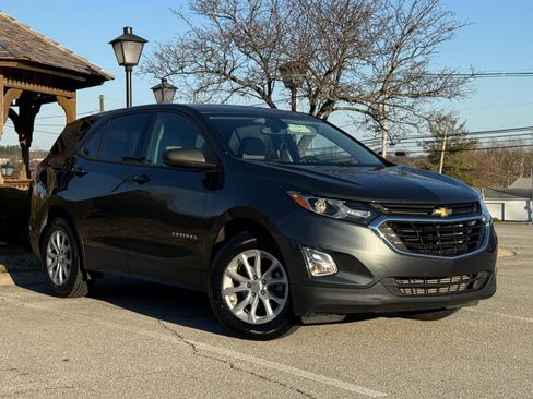 Used 2019 Chevrolet Equinox LS w/ LS Convenience Package image 3