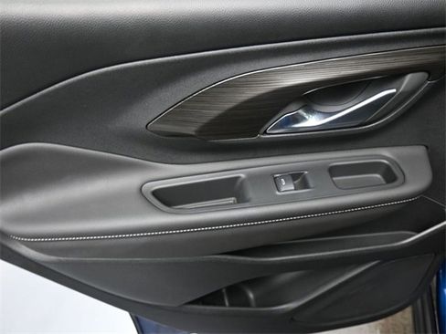 Used 2022 GMC Terrain SLE w/ Driver Convenience Package image 19