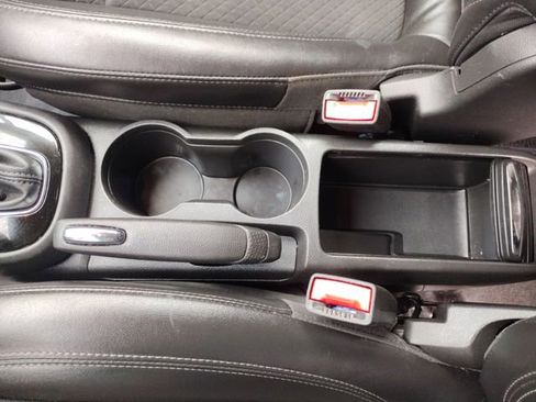 Used 2021 Buick Encore Preferred FWD image 31