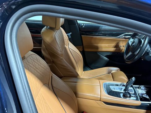 Used 2022 BMW 740i xDrive w/ M Sport Package image 69