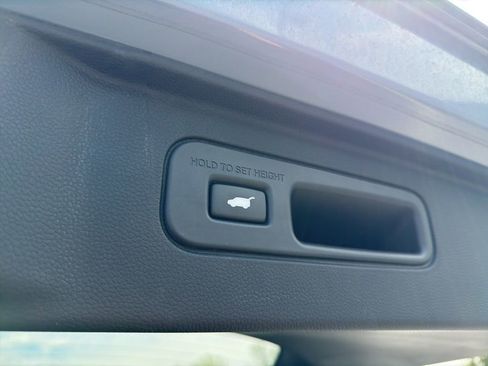 Used 2023 Honda Pilot TrailSport image 23